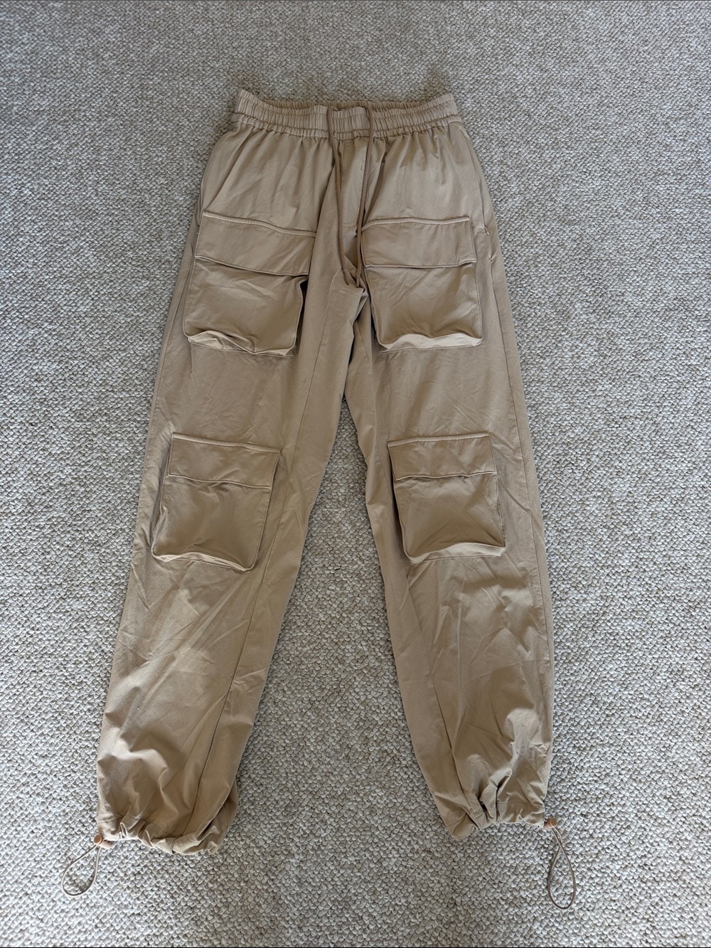 ALO Yoga Men's Tan Cargo Jogger Pants - Drawstring Waist